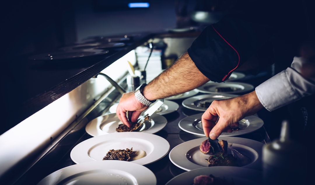 Oplev Koldings Bedste Take Away: En Tur til Restaurant Over Aaen